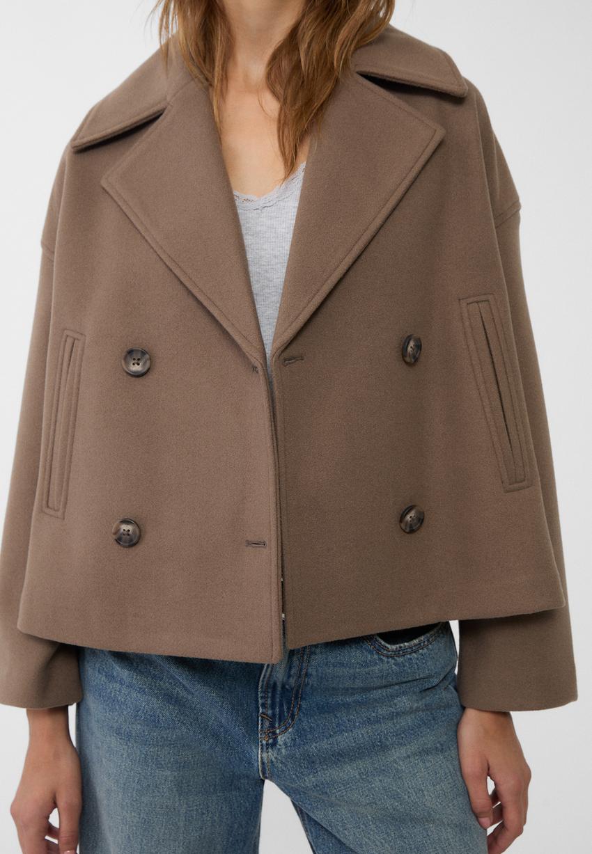 Women notch lapel jacket, back view