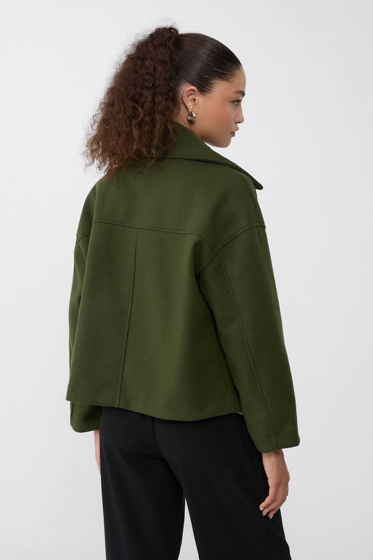 Women notch lapel jacket, detail close-up