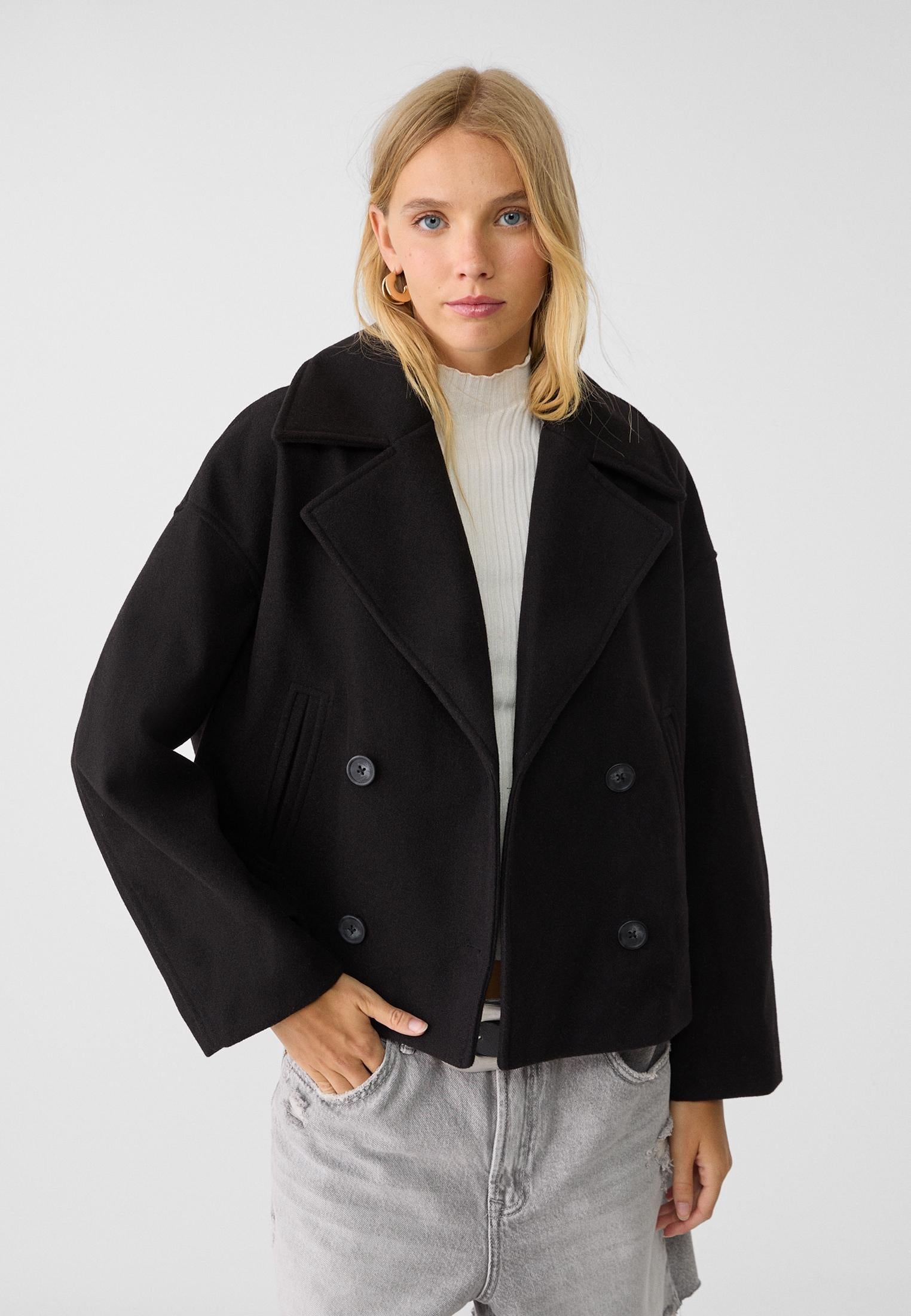 Women notch lapel jacket, back view