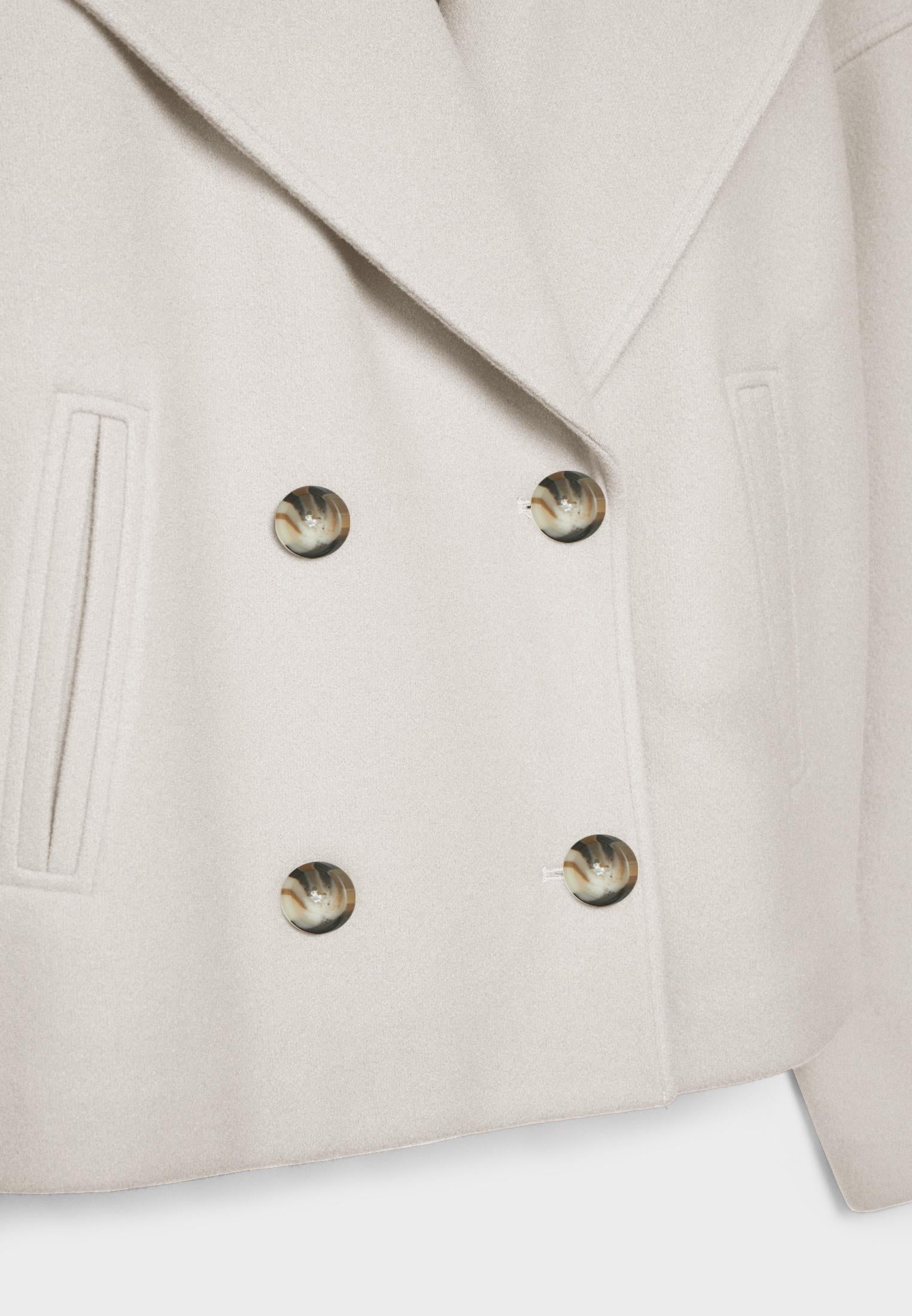 Women white notch lapel jacket, detail close-up