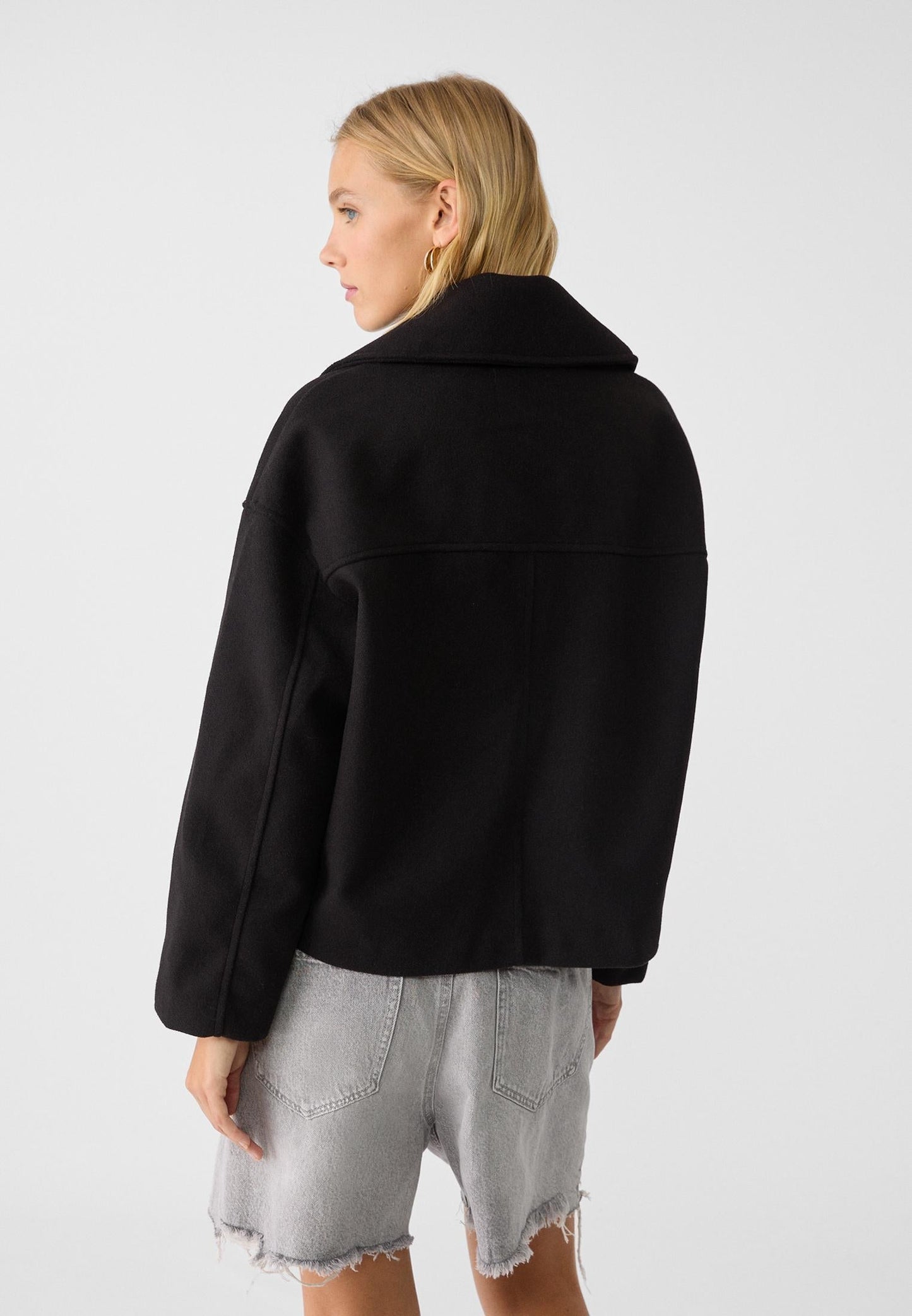 Women notch lapel jacket, front view