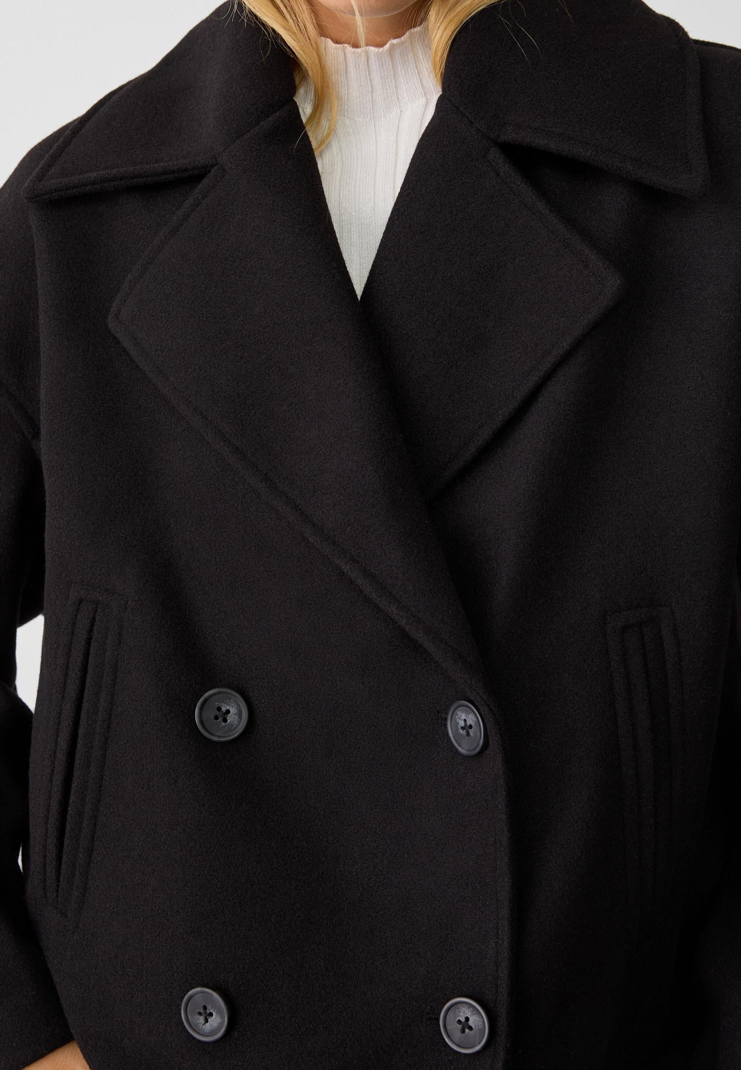 Women notch lapel jacket, back view