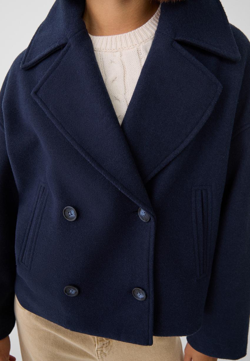 Women notch lapel jacket, detail close-up