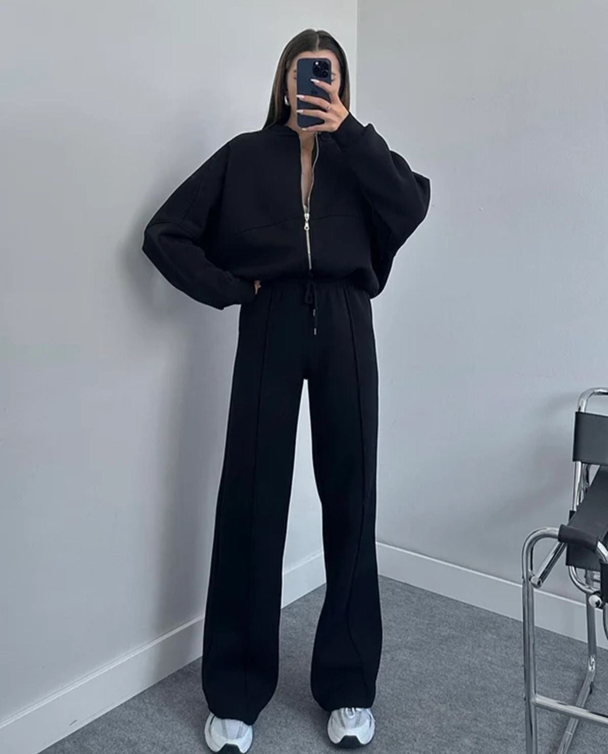Women stand-collar set, back view
