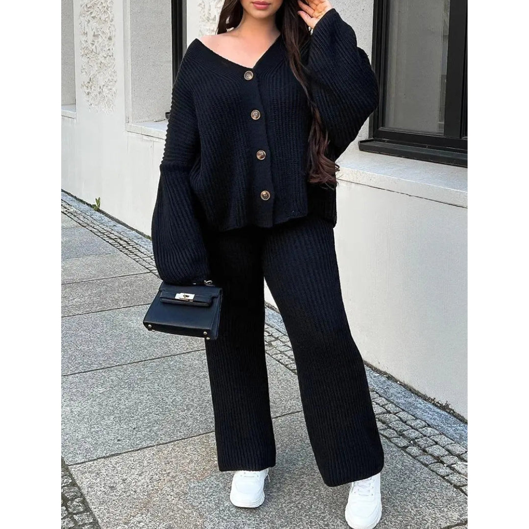 Women v neck off-shoulder set, detail close-up