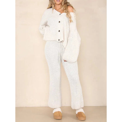 Women v neck off-shoulder set, front view